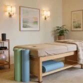ec8aa76f-da1c-4c47-b466-071a29b25005.webp Comfortable therapy room for pelvic floor physical therapy featuring calming decor and therapy tools